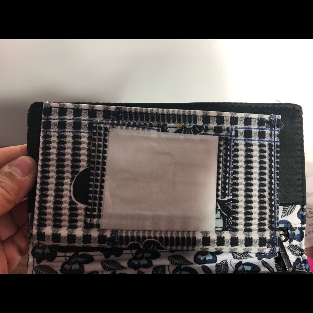 Vera Bradley Wristlet w: Tons of Pockets/Space ! - Picture 6 of 12